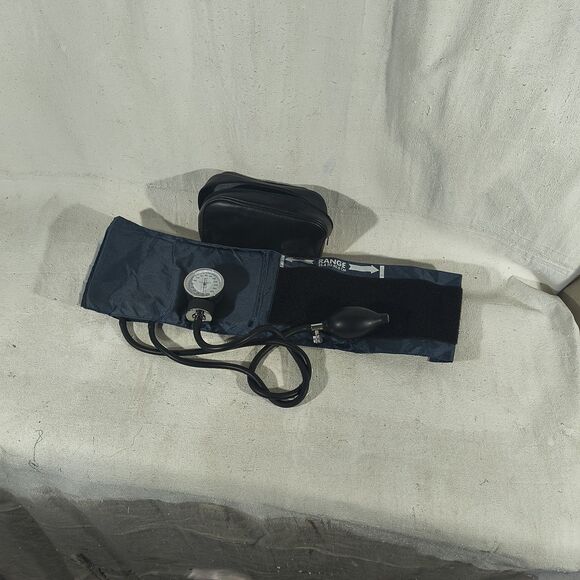 Manual Blood Pressure Monitor Upper Arm Cuff Aneroid Sphygmomanometer Machine - Picture 5 of 5